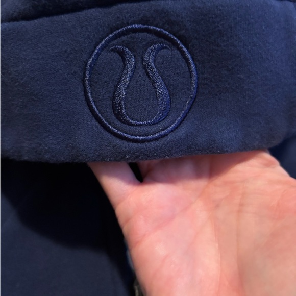 Lululemon Scuba Navy Blue EUC. Size 6 - Picture 3 of 5